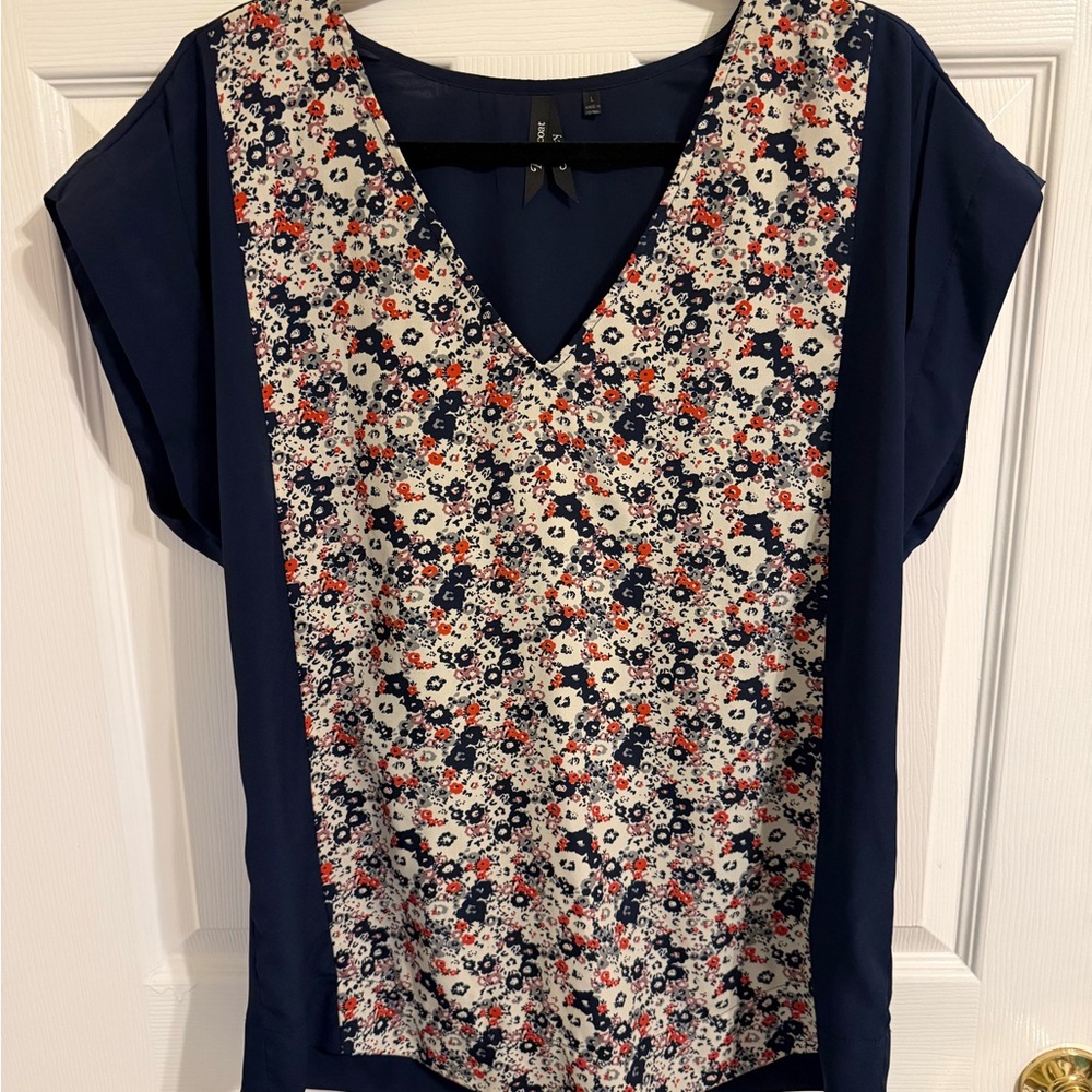 Petticoat Alley Navy and Floral V-Neck flowy Blouse